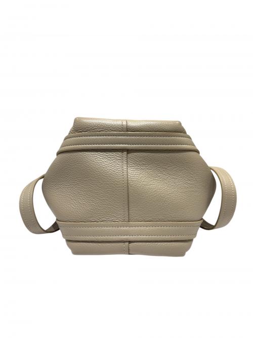 BALENCIAGA（バレンシアガ）BALENCIAGA (バレンシアガ) エブリデイノースサウスショルダーバッグ キャラメル サイズ:-の古着・服飾アイテム