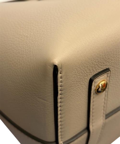 BURBERRY（バーバリー）BURBERRY (バーバリー) ベルトバッグ アイボリーの古着・服飾アイテム