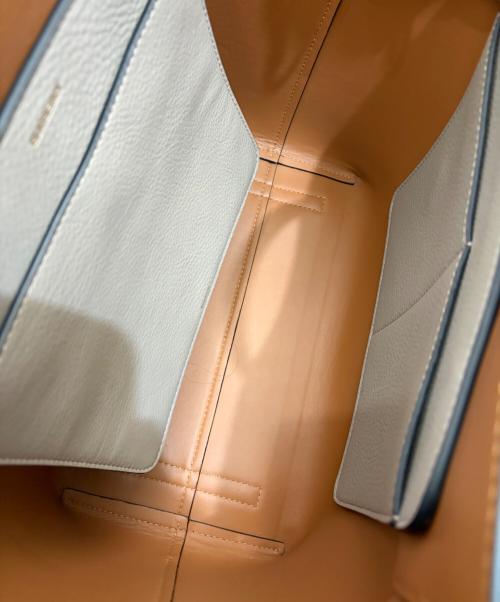 BURBERRY（バーバリー）BURBERRY (バーバリー) ベルトバッグ アイボリーの古着・服飾アイテム
