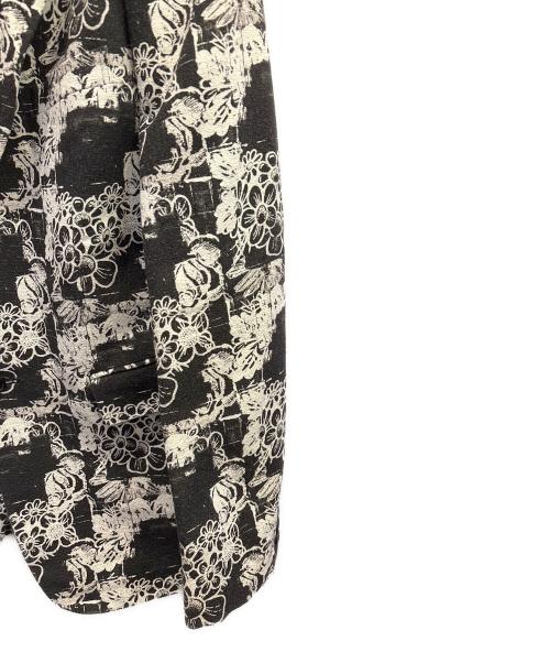 COMME des GARCONS HOMME PLUS（コムデギャルソンオムプリュス）COMME des GARCONS HOMME PLUS (コムデギャルソンオムプリュス) フローラルデザインジャケット ブラック×ホワイト サイズ:XLの古着・服飾アイテム