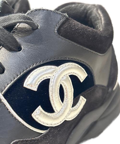 CHANEL（シャネル）CHANEL (シャネル) ココマークスウェードスニーカー ブラック×ネイビー サイズ:44の古着・服飾アイテム