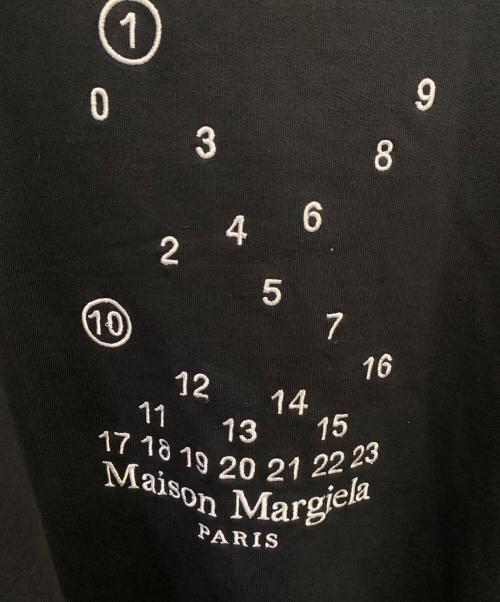 Maison Margiela（メゾンマルジェラ）Maison Margiela (メゾンマルジェラ) 23SS カレンダー刺繍 コットン プルオーバーパーカー ブラック サイズ:Lの古着・服飾アイテム