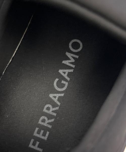 Ferragamo（フェラガモ）Ferragamo (フェラガモ) 2023AW Hybrid / ロゴ スリッポンスニーカー ブラック サイズ:9の古着・服飾アイテム