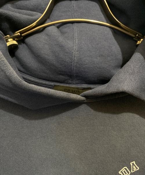 PRADA（プラダ）PRADA (プラダ) カレッジロゴ風 ヴィンテージ加工 コットンフリース フーディー ネイビー サイズ:XLの古着・服飾アイテム