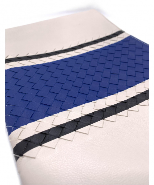 BOTTEGA VENETA（ボッテガベネタ）BOTTEGA VENETA (ボッテガヴェネタ) クラッチバッグ ホワイト サイズ:- 未使用品の古着・服飾アイテム