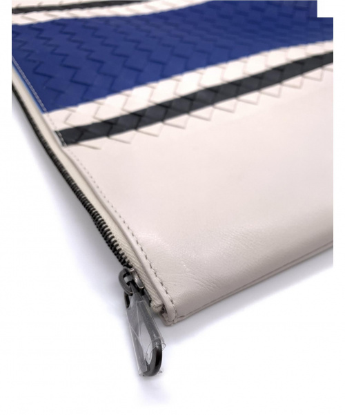 BOTTEGA VENETA（ボッテガベネタ）BOTTEGA VENETA (ボッテガヴェネタ) クラッチバッグ ホワイト サイズ:- 未使用品の古着・服飾アイテム