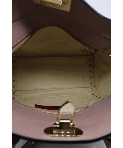 VALENTINO（ヴァレンティノ）VALENTINO (ヴァレンティノ) ロックスタッズ2WAYバッグ ピンクベージュの古着・服飾アイテム
