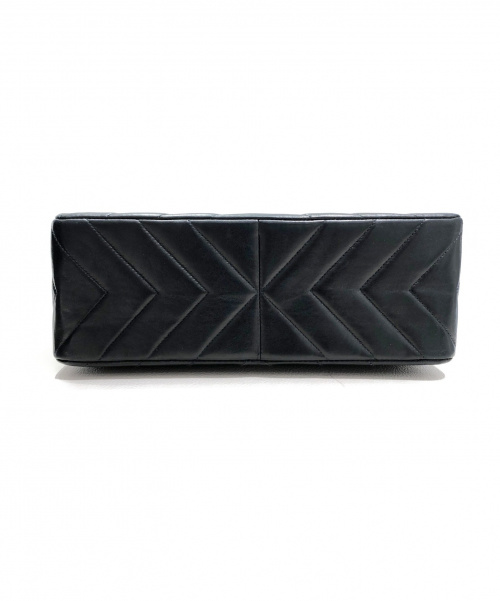 CHANEL（シャネル）CHANEL (シャネル) ショルダーバッグ ブラック サイズ:- ラムスキン Vステッチライン　シェブロンフラップの古着・服飾アイテム