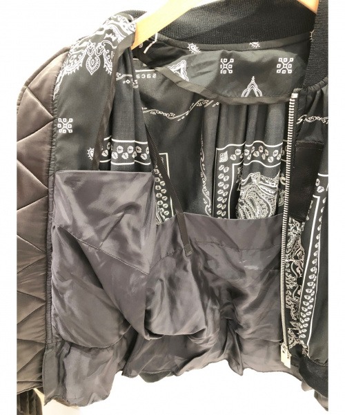 sacai（サカイ）sacai (サカイ) バンダナ柄ボンバージャケット ブラック サイズ:1 19SSの古着・服飾アイテム