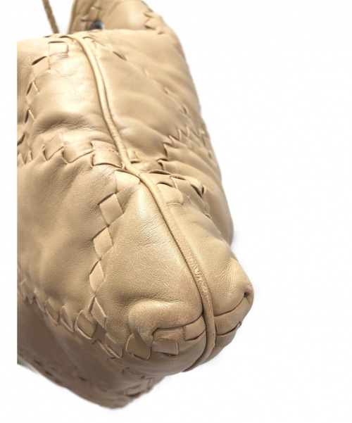 BOTTEGA VENETA（ボッテガベネタ）BOTTEGA VENETA (ボッテガヴェネタ) イントレチャートショルダーバッグ ベージュ サイズ:- 195420の古着・服飾アイテム