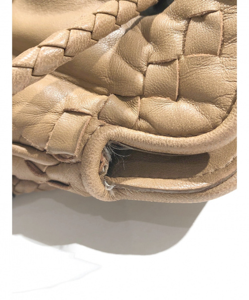 BOTTEGA VENETA（ボッテガベネタ）BOTTEGA VENETA (ボッテガヴェネタ) イントレチャートショルダーバッグ ベージュ サイズ:- 195420の古着・服飾アイテム