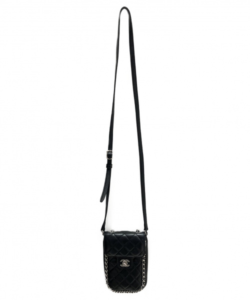 CHANEL（シャネル）CHANEL (シャネル) フォンショルダーバッグ ブラック マトラッセの古着・服飾アイテム