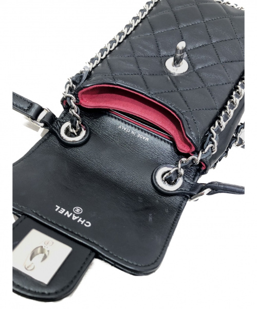 CHANEL（シャネル）CHANEL (シャネル) フォンショルダーバッグ ブラック マトラッセの古着・服飾アイテム
