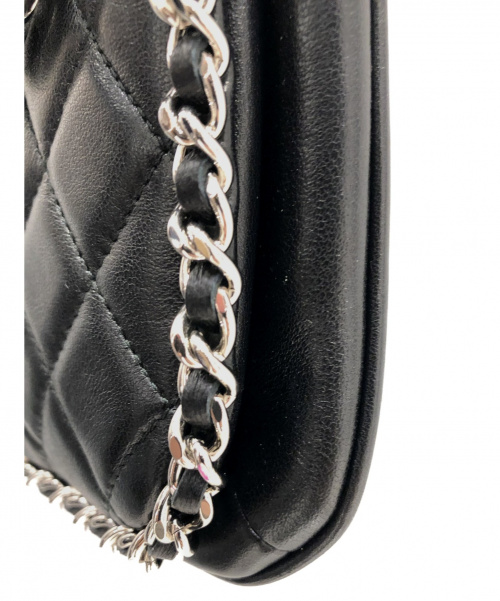 CHANEL（シャネル）CHANEL (シャネル) フォンショルダーバッグ ブラック マトラッセの古着・服飾アイテム