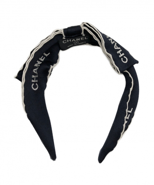 CHANEL（シャネル）CHANEL (シャネル) ロゴリボンカチューシャ ブラック サイズ:-の古着・服飾アイテム