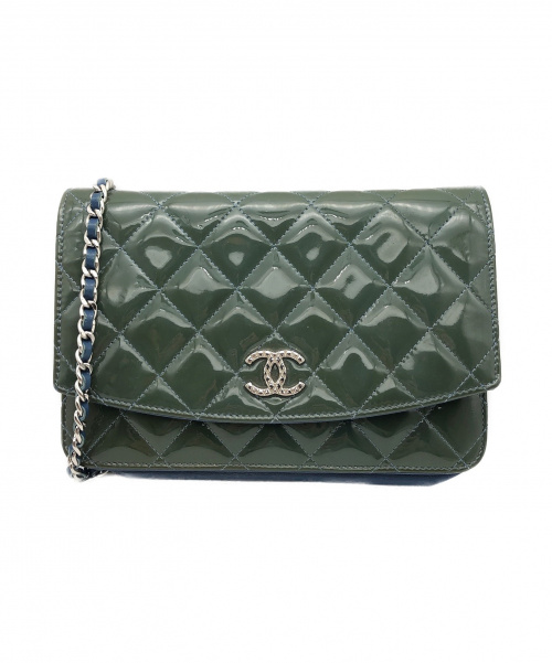 CHANEL（シャネル）CHANEL (シャネル) エナメルチェーンウォレット ネイビー×グリーン サイズ:- シルバー金具の古着・服飾アイテム