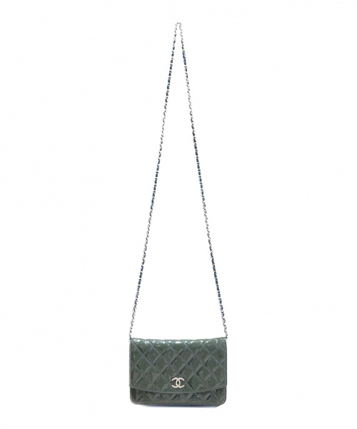 CHANEL（シャネル）CHANEL (シャネル) エナメルチェーンウォレット ネイビー×グリーン サイズ:- シルバー金具の古着・服飾アイテム