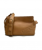 LOEWEロエベ）の古着「アナグラムショルダーバッグ」｜キャメル