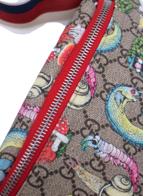 GUCCI（グッチ）GUCCI (グッチ) ×ヒグチユウ コウエストバッグ ベージュ サイズ:-の古着・服飾アイテム