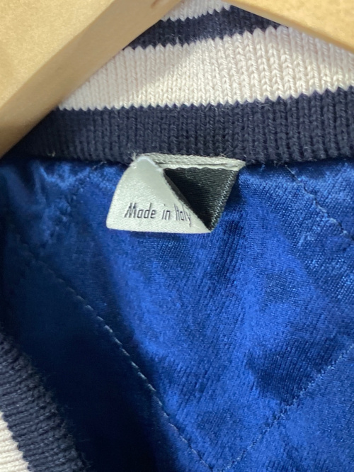 GUCCI（グッチ）GUCCI (グッチ) アームロゴデザインリバーシブルキルティングジャケット ブルー×レッド サイズ:46の古着・服飾アイテム