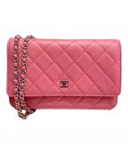 CHANELシャネル）の古着「ウォレットチェーンバッグ」｜ピンク