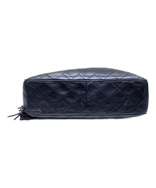 CHANEL（シャネル）CHANEL (シャネル) タッセル付きショルダーバッグ ブラック サイズ:-の古着・服飾アイテム