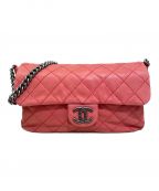 CHANELシャネル）の古着「チェーンショルダーバッグ」｜レッド