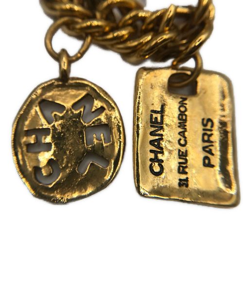 CHANEL（シャネル）CHANEL (シャネル) ロゴプレートブレスレット ゴールド サイズ:-の古着・服飾アイテム