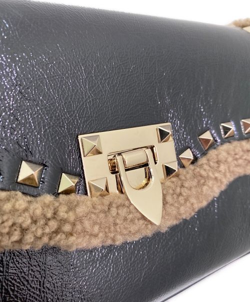 VALENTINO（ヴァレンティノ）VALENTINO (ヴァレンティノ) ボアスタッズショルダーバッグ ブラック×ブラウン サイズ:-の古着・服飾アイテム