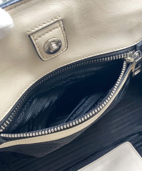 PRADA（プラダ）PRADA (プラダ) レザートートバッグ アイボリー×ブラック サイズ:-の古着・服飾アイテム