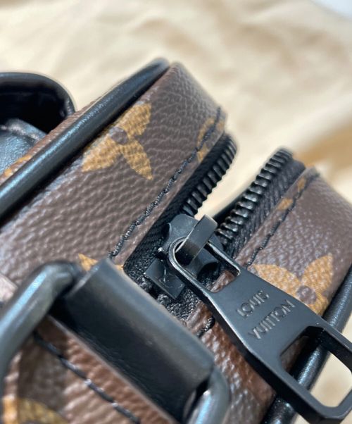 LOUIS VUITTON（ルイ ヴィトン）LOUIS VUITTON (ルイ ヴィトン) マカサー クリストファー・ウエアラブル ウォレット ブラウン×ブラック サイズ:ｰの古着・服飾アイテム