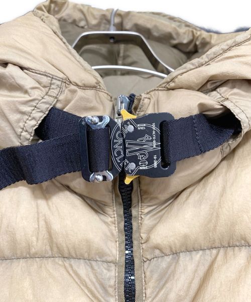 MONCLER（モンクレール）MONCLER (モンクレール) ALMOND GIUBBOTTO ベージュ サイズ:3の古着・服飾アイテム