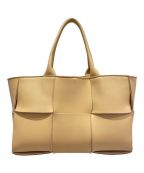 BOTTEGA VENETAボッテガベネタ）の古着「スモール アルコ トートバッグ」｜アーモンドベージュ