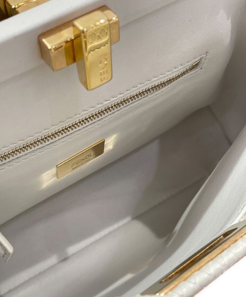 FENDI（フェンディ）FENDI (フェンディ) ピーカブーミニ ホワイト サイズ:ミニの古着・服飾アイテム