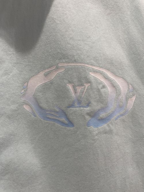 LOUIS VUITTON（ルイ ヴィトン）LOUIS VUITTON (ルイ ヴィトン) シグネチャーロゴプリントボタンフライ半袖シャツ スカイブルー サイズ:Mの古着・服飾アイテム