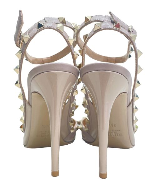 VALENTINO（ヴァレンティノ）VALENTINO (ヴァレンティノ) ロックスタッズ エナメル ストラップパンプス ベージュ サイズ:38の古着・服飾アイテム
