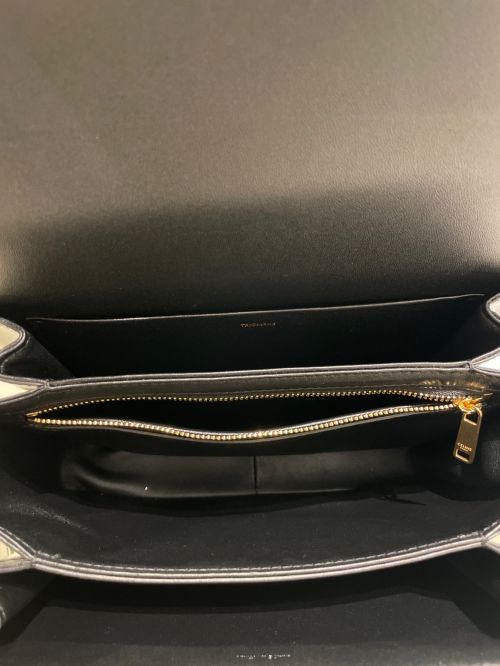 CELINE（セリーヌ）CELINE (セリーヌ) トリオンフショルダーバッグ ブラックの古着・服飾アイテム