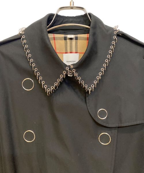 BURBERRY（バーバリー）BURBERRY (バーバリー) リング装飾トレンチコート ブラック サイズ:40の古着・服飾アイテム