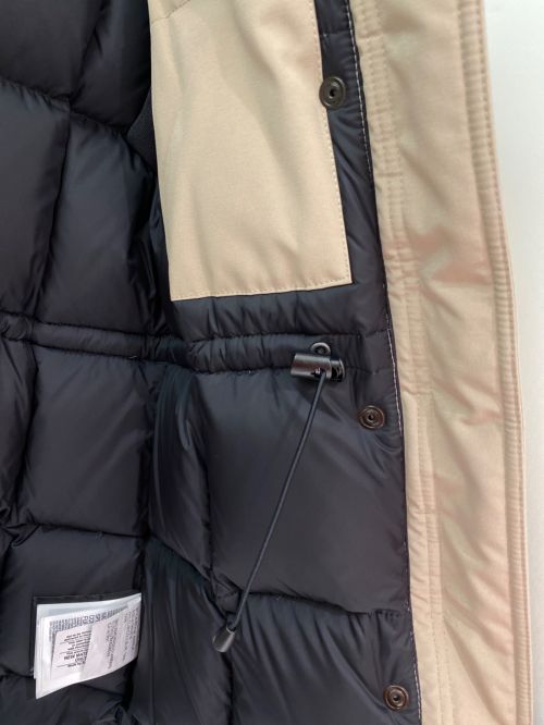 CANADA GOOSE（カナダグース）CANADA GOOSE (カナダグース) トリリウムパーカーダウン ベージュ サイズ:Sの古着・服飾アイテム