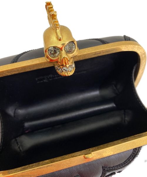 ALEXANDER McQUEEN（アレキサンダーマックイーン）ALEXANDER McQUEEN (アレキサンダーマックイーン) スカルクラッチバッグ ブラックの古着・服飾アイテム