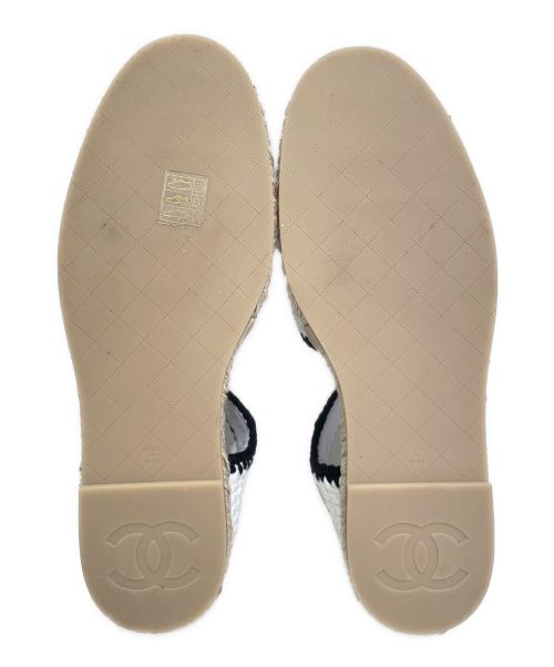 CHANEL（シャネル）CHANEL (シャネル) フラットエスパドリーユサンダル ホワイト×ブラック サイズ:41C 未使用品の古着・服飾アイテム