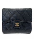 CHANELシャネル）の古着「マトラッセコンパクトウォレット」｜ブラック