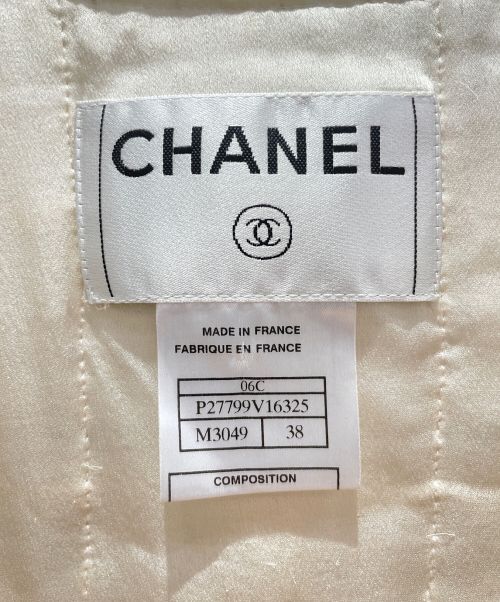 CHANEL（シャネル）CHANEL (シャネル) セットアップカメリアブローチコットンツイードワンピース ホワイト サイズ:38の古着・服飾アイテム