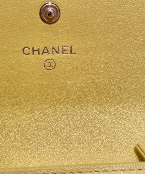 CHANEL（シャネル）CHANEL (シャネル) 2つ折り財布 イエローの古着・服飾アイテム