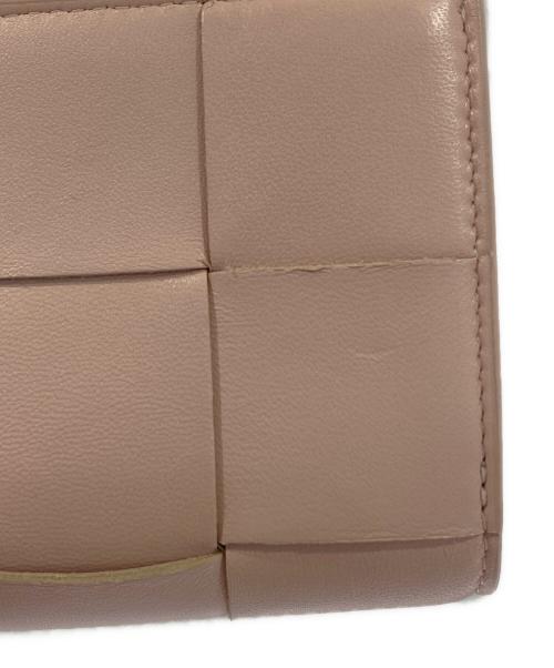 BOTTEGA VENETA（ボッテガベネタ）BOTTEGA VENETA (ボッテガベネタ) スモールカセット二つ折りファスナーウォレット ロータス サイズ:Smallの古着・服飾アイテム