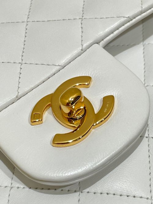 CHANEL（シャネル）CHANEL (シャネル) マトラッセ23/ラムスキン ホワイト×ゴールド サイズ:23の古着・服飾アイテム