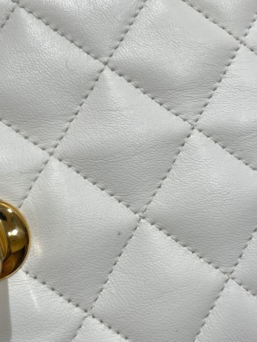 CHANEL（シャネル）CHANEL (シャネル) マトラッセ23/ラムスキン ホワイト×ゴールド サイズ:23の古着・服飾アイテム