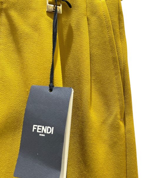 FENDI（フェンディ）FENDI (フェンディ) タックハーフパンツ マスタード サイズ:44の古着・服飾アイテム