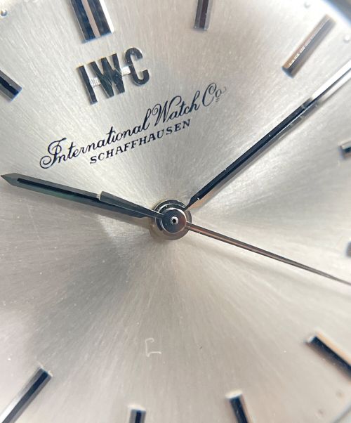 IWC（アイダブリューシー）IWC (アイダブリューシー) オールドインター Ref.1819 シルバー文字盤の古着・服飾アイテム