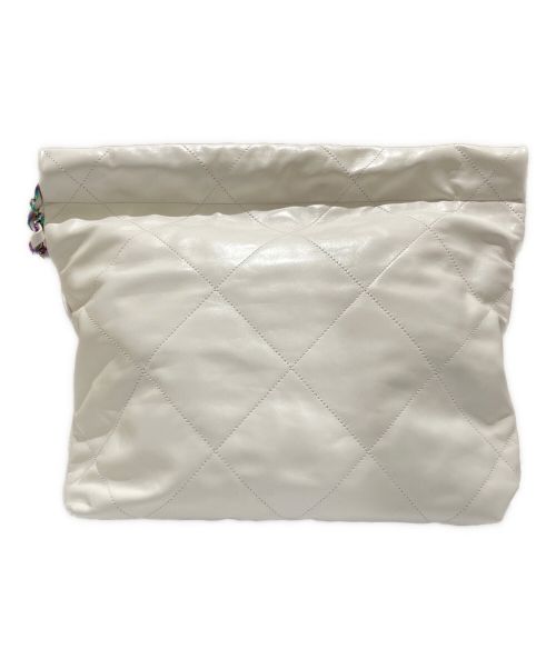 CHANEL（シャネル）CHANEL (シャネル) シャネル22 チェーンショルダーバッグ 2024年クルーズコレクション ホワイトの古着・服飾アイテム